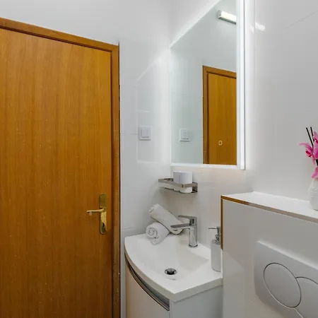 2778b Appartement Duće