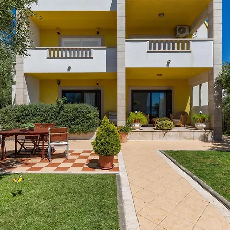 Apartment 2778b *